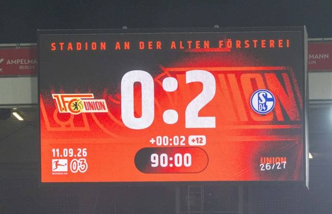 Fußball, Herren, Saison 2026 2027, 1. Bundesliga (3. Spieltag), 1. FC Union Berlin - FC Schalke 04, Anzeigetafel mit 0:2-Zwischenstand nach 90 Minuten, es gibt 12 Minuten Nachspielzeit, 11.09.2026, *** Soccer, Men s, 2026–2027 Season, Bundesliga 1, Matchday 3, 1. FC Union Berlin vs. FC Schalke 04, scoreboard showing a 0–2 score after 90 minutes, 12 minutes of stoppage time, September 11, 2026, Copyright: xMatthiasxKochx