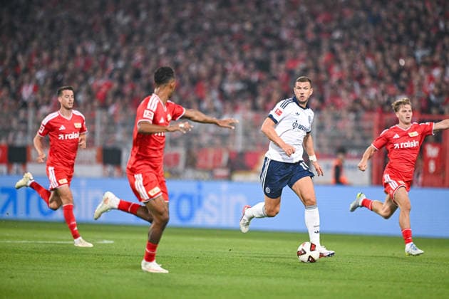 11.09.2026, Fussball, Saison 2026 2027, Bundesliga, 1. FC Union Berlin - FC Schalke 04, Felix Uduokhai (1. FC Union Berlin), Edin DÅ¾eko Dzeko (FC Schalke 04) xRHR-FOTO YYx *** September 11, 2026, Soccer, 2026–2027 Season, Bundesliga, 1. FC Union Berlin vs. FC Schalke 04, Felix Uduokhai (1. FC Union Berlin), Edin Džeko (FC Schalke 04) xRHR PHOTO YYx Copyright: KROEGER RHR-FOTOx RHR-FOTO YY