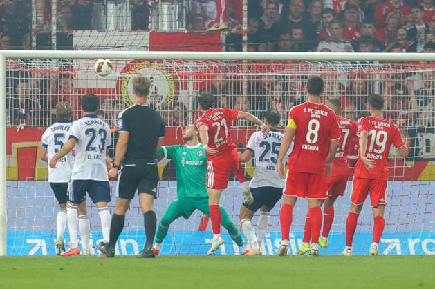 11.09.2026, xtgx, Fussball - 1.Bundesliga Union Berlin - FC Schalke 04 v.l. Tor zum 1:2 durch Tim Sharke (Union Berlin, 21) (DFL DFB REGULATIONS PROHIBIT ANY USE OF PHOTOGRAPHS as IMAGE SEQUENCES and or QUASI-VIDEO) Berlin *** September 11, 2026, xtgx, Soccer, Bundesliga 1, Union Berlin vs. FC Schalke 04, goal for 1–2 by Tim Sharke, Union Berlin, 21. DFL and DFB regulations prohibit any use of photographs as image sequences and or quasi-video, Berlin