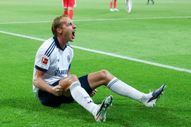 Timo Becker (FC Schalke 04) jubelt waehrend des Spiels der 1. Bundesliga zwischen 1. FC Union Berlin und FC Schalke 04, Stadion an der alten Foersterei am 11. September 2026 in Berlin, Deutschland. (Foto von Marco Steinbrenner DeFodi Images) +++ Timo Becker (FC Schalke 04) cheers during the Bundesliga match between 1. FC Union Berlin and FC Schalke 04 at Stadion an der alten Foersterei on September 11, 2026 in Berlin, Germany. (Photo by Marco Steinbrenner DeFodi Images) DFB DFL REGULATIONS PROHIBIT ANY USE OF PHOTOGRAPHS AS IMAGE SEQUENCES AND OR QUASI-VIDEO. (Photo by Marco Steinbrenner DeFodi Images) - *** Timo Becker of FC Schalke 04 celebrates during the Bundesliga match between 1. FC Union Berlin and FC Schalke 04 at the Stadion an der alten Foersterei on September 11, 2026, in Berlin, Germany. Photo by Marco Steinbrenner, DeFodi Images. Timo Becker of FC Schalke 04 cheers during the Bundesliga match between 1. FC Union Berlin and FC Schalke 04 at Stadion an der alten Försterei on September 11, 2026 in Berlin, Germany Photo by Marco Steinbrenner DeFodi Images DFB DFL REGULATIONS PROHIBIT ANY USE OF PHOTOGRAPHS AS IMAGE SEQUENCES AND OR QUASI-VIDEO Photo by Marco Steinbrenner DeFodi Images