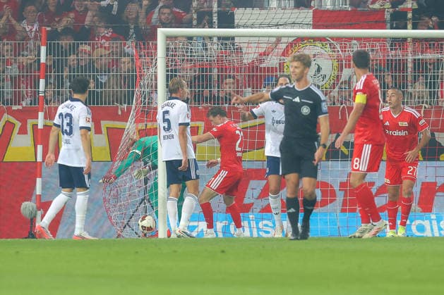 11.09.2026, xtgx, Fussball - 1.Bundesliga Union Berlin - FC Schalke 04 v.l. Tor zum 1:2 durch Tim Sharke (Union Berlin, 21) (DFL DFB REGULATIONS PROHIBIT ANY USE OF PHOTOGRAPHS as IMAGE SEQUENCES and or QUASI-VIDEO) Berlin *** September 11, 2026, xtgx, Soccer, 1st Bundesliga, Union Berlin vs. FC Schalke 04, goal for 1–2 by Tim Sharke (Union Berlin), 21. DFL and DFB regulations prohibit any use of photographs as image sequences and or quasi-video. Berlin