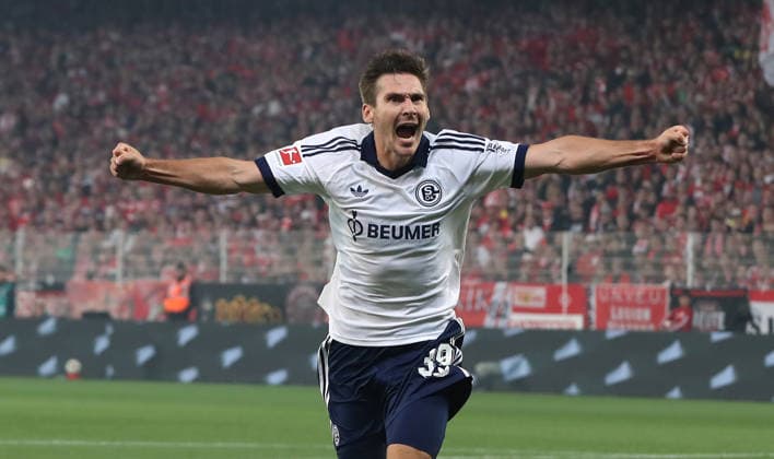 Maximilian Wöber jubelt nach Tor zum 1:3 Freude Emotion Jubel Fußball Fussball Bundesliga Herren DFL 3. Spieltag Saison 2026 2027 11.09.2026 1.FC Union Berlin FCU vs FC Schalke 04 S04 DFL regulations prohibit any use of photographs as image sequences and or quasi-video. *** Maximilian Wöber celebrates after scoring the 1-3 goal: Joy, Emotion, Celebration, Sports, Soccer, Bundesliga, Men s, DFL, Matchday 3, 2026-2027 Season, November 9, 2026, 1. FC Union Berlin (FCU) vs. FC Schalke 04 (S04), DFL regulations prohibit any use of photographs as image sequences and or quasi-video