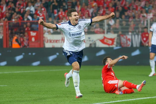 11.09.2026, xtgx, Fussball - 1.Bundesliga Union Berlin - FC Schalke 04 v.l. Jubel, Torjubel, jubelt ueber das Tor, celebrate the goal, celebration zum 1:3 durch Maximilian Wöber (Schalke, 39) (DFL DFB REGULATIONS PROHIBIT ANY USE OF PHOTOGRAPHS as IMAGE SEQUENCES and or QUASI-VIDEO) Berlin *** September 11, 2026, xtgx, Soccer, Bundesliga 1: Union Berlin vs. FC Schalke 04 – Cheering, Goal celebration, celebrating the goal, celebration of the 1–3 goal by Maximilian Wöber (Schalke), 39 DFL DFB REGULATIONS PROHIBIT ANY USE OF PHOTOGRAPHS AS IMAGE SEQUENCES AND OR QUASI-VIDEO Berlin