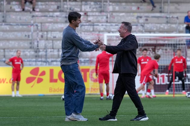 Johannes Flum, SC Freiburg II, liaison coach, and Markus Kauczinski, SV Sandhausen, head coach, Germany, soccer, Regionalliga Südwest, Matchday 7, 2026–2027, SC Freiburg II vs. SV Sandhausen, September 11, 2026, Dreisamstadion, Freiburg, Dreisamstadion, Baden-Württemberg, Germany Copyright: xArnexAmbergx
