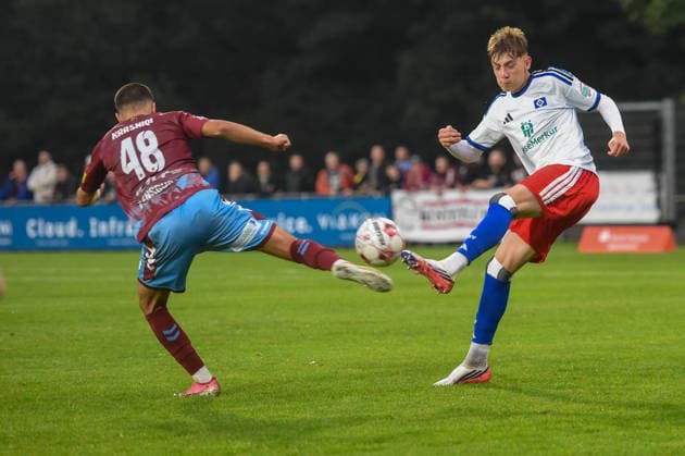 Soccer I Men s Team I 2026–2027 Season I Regionalliga Nord I Matchday 8 I SC Weiche Flensburg 08 vs. Hamburger SV II I September 11, 2026; from left: Erolind Krasniqi 48, SC Weiche Flensburg 08, Mads Bröcker 10, Hamburger SV II Copyright: xLobeca JanxKirschnerx