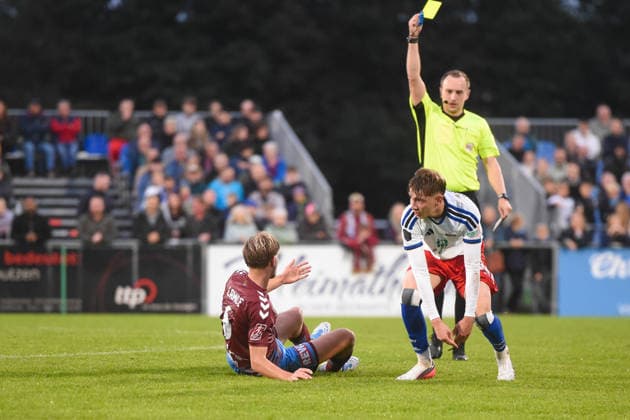 Soccer I Men s Team I 2026–2027 Season I Regionalliga Nord I Matchday 8 I SC Weiche Flensburg 08 vs. Hamburger SV II I September 11, 2026; from left: Benjamin Lamce 6, SC Weiche Flensburg 08, Mads Bröcker 10, Hamburger SV II Copyright: xLobeca JanxKirschnerx