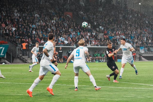 Germany, Soccer, Men s 3rd Division 2026–2027, Matchday 5: FC Viktoria Köln vs. FC Hansa Rostock. Niklas Kölle (FC Viktoria Köln) heads the ball against Niklas Kolle (FC Hansa Rostock), 32, from the edge of the penalty area, in a tackle against David Otto (FC Viktoria Köln), 10. Copyright: xThiemoxRudolphx