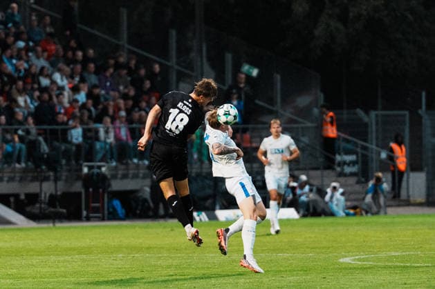 Germany, Soccer, Men s 3rd Division 2026–2027, Matchday 5: FC Viktoria Köln vs. FC Hansa Rostock; Heading duel in Cologne, tackle, Tim Kloss (FC Viktoria Köln, No. 18) vs. Andreas Voglsammer (Hansa Rostock, No. 9) Copyright: xThiemoxRudolphx