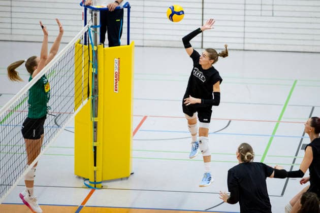 Exhibition Match: Schwarz Weiss Erfurt vs. VfB Suhl LOTTO Thüringen, Erfurt, September 11, 2026; Elizabeth Sandbothe (2) of Schwarz Weiss Erfurt vs. Lucia Herdova (10) of VfB Suhl LOTTO Thüringen; Exhibition Match: Schwarz Weiss Erfurt vs. VfB Suhl LOTTO Thüringen, Riethsporthalle, Erfurt, September 11, 2026 Copyright: xBEAUTIFULxSPORTS Duehringx