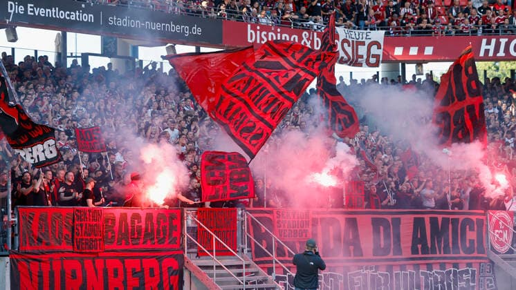 v.l.n.r.: Pyro, Pyrotechnik, Rauchtöpfe, Bengalos, Feuerwerkskoerper, Pyrotechnics, smoke pots, flares, fireworks im Nürnberger Blog im 2. Bundesliga-Spiel zwischen dem 1. FC Nürnberg und Hannover 96 im Max-Morlock-Stadion, Nürnberg, Deutschland, am 11. September 2026. DFB DFL REGULATIONS PROHIBIT ANY USE OF PHOTOGRAPHS AS IMAGE SEQUENCES AND OR QUASI-VIDEO, *** From left to right: Pyro, pyrotechnics, smoke pots, flares, fireworks—as featured in the Nuremberg blog during the 2. Bundesliga match between 1. FC Nuremberg and Hannover 96 at Max Morlock Stadium, Nuremberg, Germany, on September 11, 2026. DFB and DFL regulations prohibit any use of photographs as image sequences and or quasi-video, Copyright: HMBxMedia xHeikoxBecker
