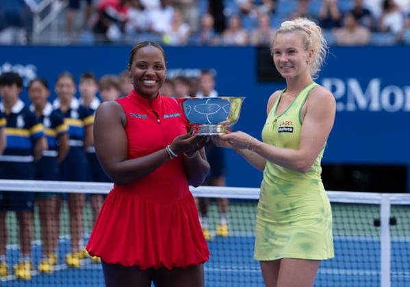 2026 US Open - Day 13 NEW YORK, NEW YORK - SEPTEMBER 11: Taylor Townsend of the United States and Katerina Siniakova of the Czech Republic pose with the trophy after defeating Robin Montgomery of the United States and Ashlyn Krueger of the United States in the Women’s Doubles Final during the 2026 US Open - Day 13 at USTA Billie Jean King National Tennis Center on September 11, 2026 in New York, New York. New York USTA Billie Jean King National Tennis Center New York United States Copyright: xSusanxMullane ISIxPhotosx 9758