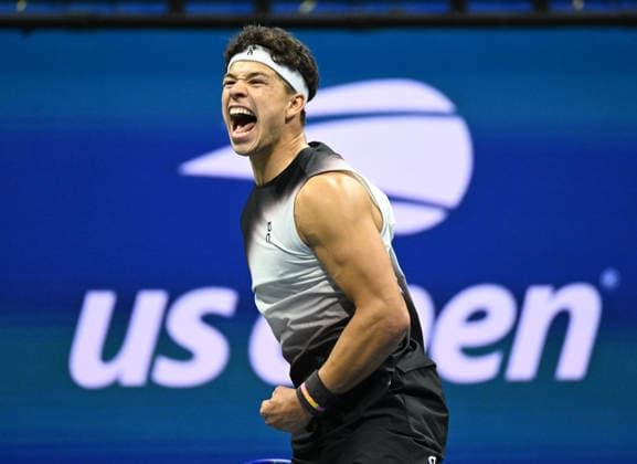 Ben Shelton reacts during the match with Frances Tiafoe in the first set in the Men s Semifinal in Arthur Ashe Stadium at the 2026 US Open Tennis Championship at the USTA Billie Jean King National Tennis Center in New York City on Friday, September 11, 2026.  NYP20260911902 LARRYxMARANO