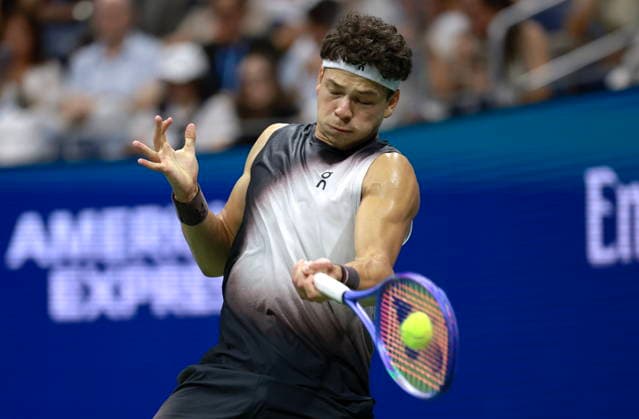 US Open tennis tournament - Day 13 Ben Shelton of the US in action against Frances Tiafoe of the US during the Men s Singles Semifinals of the US Open Tennis Championships in Flushing Meadows, New York, USA, 11 September 2026. FLUSHING MEADOWS NEW YORK United States  Copyright: xCRISTOBALxHERRERA-ULASHKEVICHx