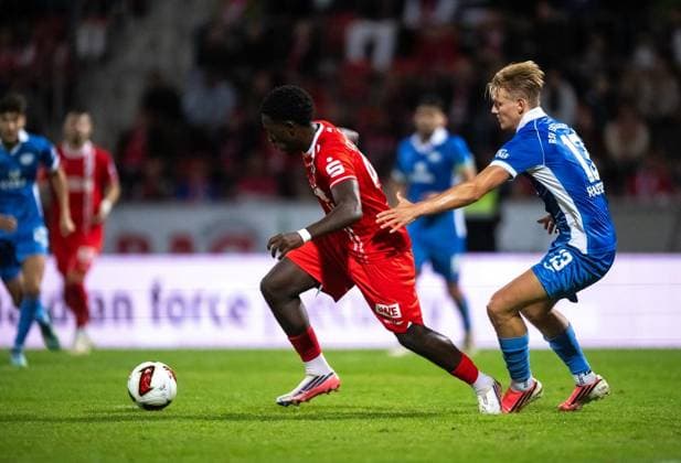 SOCCER REGIONAL LEAGUE NORTHEAST 2026–2027 SEASON, MATCHDAY 8: FC ROT WEISS ERFURT VS. RSV EINTRACHT 1949 ** FOR EDITORIAL USE ONLY ** ** p 11 09 2026 Erfurt Soccer Regional League Northeast Matchday 8, 2026–2027 Season, Steigerwaldstadion: FC Rot-Weiss Erfurt vs. RSV Eintracht 1949. Pictured: Benjika Caciel (8, FC Rot-Weiss Erfurt) in a tackle with Jules Hasenberg 13, RSV Eintracht 1949, Germany, Thuringia, Erfurt. Copyright SaschaxFromm Copyright: SaschaxFromm doc87kbg5xmcec1dtdwsqek ,EDITORIAL USE ONLY Copyright: SaschaxFromm