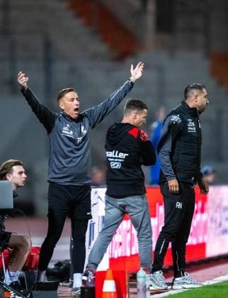 SOCCER REGIONAL LEAGUE NORTHEAST 2026–2027 SEASON, MATCHDAY 8: FC ROT WEISS ERFURT VS. RSV EINTRACHT 1949 ** FOR EDITORIAL USE ONLY ** EDITORIAL USE ONLY ** p 11 09 2026 Erfurt Soccer Northeast Regional League Matchday 8, 2026–2027 Season, Steigerwaldstadion, FC Rot Weiß Erfurt vs. RSV Eintracht 1949. Pictured: Coach Fabian Gerber of FC Rot Weiß Erfurt, Assistant Coach Andy Nägelein, FC Rot-Weiß Erfurt; Goalkeeper Coach Patrick Ecke, FC Rot-Weiß Erfurt; Germany, Thuringia, Erfurt; Copyright SaschaxFromm Copyright: SaschaxFromm doc87kbi07jt8nbrdiyqgs ,EDITORIAL USE ONLY Copyright: SaschaxFromm