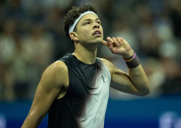 2026 US Open - Day 13 NEW YORK, NEW YORK - SEPTEMBER 11: Ben Shelton of the United States reacts during his match against Frances Tiafoe of the United States during the 2026 US Open - Day 13 at USTA Billie Jean King National Tennis Center on September 11, 2026 in New York, New York. New York USTA Billie Jean King National Tennis Center New York United States Copyright: xSusanxMullane ISIxPhotosx 9758