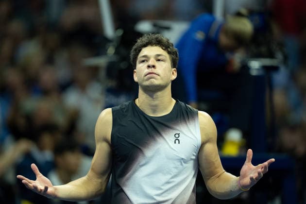2026 US Open - Day 13 NEW YORK, NEW YORK - SEPTEMBER 11: Ben Shelton of the United States celebrates winning his match against Frances Tiafoe of the United States during the 2026 US Open - Day 13 at USTA Billie Jean King National Tennis Center on September 11, 2026 in New York, New York. New York USTA Billie Jean King National Tennis Center New York United States Copyright: xSusanxMullane ISIxPhotosx 9758