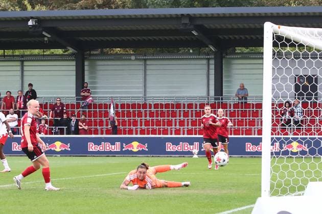 RB Leipzig - Nürnberg 1. Bundesliga Frauen Leipzig, Trainingszentrum am Cottaweg, 12.09.2026, Fußball, Frauen, Saison 2026 2027, Frauen-Bundesliga, 4. Spieltag , RB Leipzig - 1. FC Nürnberg , Im Bild: Tor für Leipzig, Emilia Asgeirsdottir (8, Leipzig) trifft zum 1:0 , *** RB Leipzig vs. Nuremberg 1, Women s Bundesliga, Leipzig, Training Center on Cottaweg, September 12, 2026, Soccer, Women, 2026–2027 Season, Women’s Bundesliga, Matchday 4, RB Leipzig 1 FC Nuremberg, Pictured: Goal for Leipzig, Emilia Asgeirsdottir 8, Leipzig scores to make it 1–0,