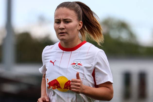 Deutschland: Fußball Google Pixel Frauen-Bundesliga 2026 - 2027, 4. Spieltag - RB Leipzig gegen 1.FC Nürnberg, Trainingszentrum von RB Leipzig (Leipzig): Annabel Schasching (RB Leipzig Frauen, 16) Freisteller *** Germany Soccer Google Pixel Women s Bundesliga 2026 2027, Matchday 4: RB Leipzig vs. 1. FC Nürnberg, RB Leipzig Training Center, Leipzig, Annabel Schasching, RB Leipzig Women, 16 cutouts Copyright: xLucasxWalterx