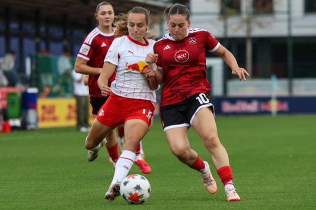 Deutschland: Fußball Google Pixel Frauen-Bundesliga 2026 - 2027, 4. Spieltag - RB Leipzig gegen 1.FC Nürnberg, Trainingszentrum von RB Leipzig (Leipzig): Zweikampf von Jasmien Mathys (RB Leipzig Frauen, 12) und Jonna Brengel (1. FC Nürnberg Frauen, 10) *** Germany Soccer Google Pixel Women s Bundesliga 2026 2027, Matchday 4: RB Leipzig vs. 1. FC Nürnberg, RB Leipzig Training Center in Leipzig; a tackle between Jasmien Mathys (RB Leipzig Women, No. 12) and Jonna Brengel (1. FC Nürnberg Women, No. 10) Copyright: xx