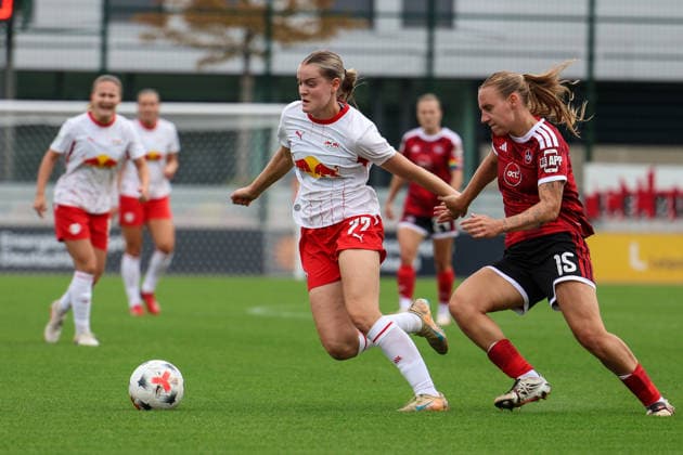 Deutschland: Fußball Google Pixel Frauen-Bundesliga 2026 - 2027, 4. Spieltag - RB Leipzig gegen 1.FC Nürnberg, Trainingszentrum von RB Leipzig (Leipzig): Charlotte Hulst (RB Leipzig Frauen, 77) am Ball *** Germany Soccer Google Pixel Women s Bundesliga 2026 2027, Matchday 4: RB Leipzig vs. 1. FC Nürnberg, RB Leipzig Training Center, Leipzig, Charlotte Hulst, RB Leipzig Women, 77 on the ball Copyright: xLucasxWalterx