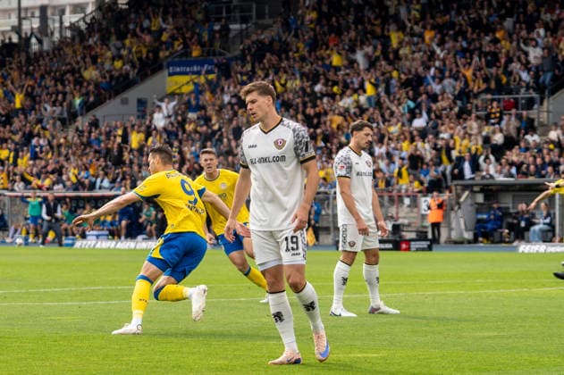 Deutschland: Fussball 2. Bundesliga, 5. Spieltag 2026 2027, Eintracht Braunschweig - Dynamo Dresden am 12.09.2026 in Braunschweig (Eintracht-Stadion): Tor zum 1:1 Maximilian Entrup (Eintracht Braunschweig, 9) Jubel, Freude, Torjubel, Emotionen *** German Soccer 2. Bundesliga, Matchday 5, 2026–2027, Eintracht Braunschweig vs. Dynamo Dresden on September 12, 2026, at Eintracht Stadium in Braunschweig; goal to make it 1–1 by Maximilian Entrup of Eintracht Braunschweig; 9: celebration, joy, goal celebration, emotions Copyright: xSvenxHeidmannx