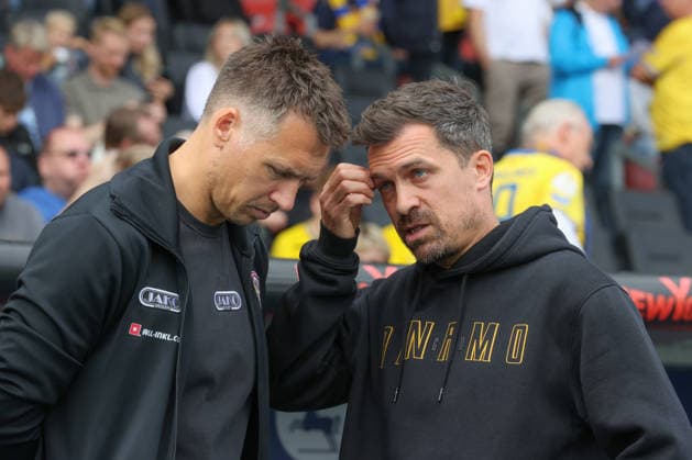 12.09.2026, xtgx, Fussball 2. Bundesliga, Eintracht Braunschweig - SG Dynamo Dresden, v.l. Sören Gonther (Dresden), Thomas Stamm (Dresden, Trainer) nachdenklich, enttaeuscht, enttäuscht, schaut enttaeuscht, niedergeschlagen, disappointed (DFL DFB REGULATIONS PROHIBIT ANY USE OF PHOTOGRAPHS as IMAGE SEQUENCES and or QUASI-VIDEO) Braunschweig *** September 12, 2026, xtgx, Soccer 2. Bundesliga, Eintracht Braunschweig vs. SG Dynamo Dresden, from left: Sören Gonther (Dresden), Thomas Stamm (Dresden), coach looking pensive, disappointed, looks disappointed, dejected, disappointed DFL DFB REGULATIONS PROHIBIT ANY USE OF PHOTOGRAPHS AS IMAGE SEQUENCES AND OR QUASI-VIDEO Braunschweig