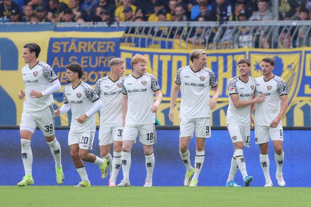 12.09.2026, xtgx, Fussball 2. Bundesliga, Eintracht Braunschweig - SG Dynamo Dresden, v.l. Nicolai Rapp (Dresden, 6) Jubel, Torjubel, jubelt ueber das Tor, celebrate the goal, celebration (DFL DFB REGULATIONS PROHIBIT ANY USE OF PHOTOGRAPHS as IMAGE SEQUENCES and or QUASI-VIDEO) Braunschweig *** September 12, 2026, xtgx, Soccer 2. Bundesliga, Eintracht Braunschweig vs. SG Dynamo Dresden, from left: Nicolai Rapp (Dresden), 6 celebrating, Goal celebration, celebrating the goal, DFL DFB REGULATIONS PROHIBIT ANY USE OF PHOTOGRAPHS as IMAGE SEQUENCES and or QUASI-VIDEO Braunschweig