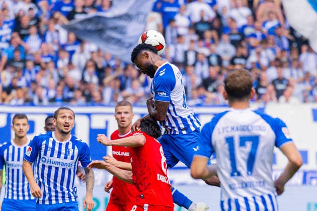 Deutschland: 2.Bundesliga, Saison 2026 2027, 12.09.2026, 5. Spieltag,1.FC Magdeburg vs 1. FC Kaiserslautern, Avnet Arena : Emmanuel Iyoha (1.FC Magdeburg, 8) im Kopfball Duell gegen Semih Sahin (1. FC Kaiserslautern, 8) *** Germany 2. Bundesliga, 2026–2027 Season, September 12, 2026, Matchday 5, 1. FC Magdeburg vs. 1. FC Kaiserslautern, Avnet Arena: Emmanuel Iyoha (1. FC Magdeburg) scored an 8 in a header duel against Semih Sahin (1. FC Kaiserslautern), 8 Copyright: xMichellexLukax