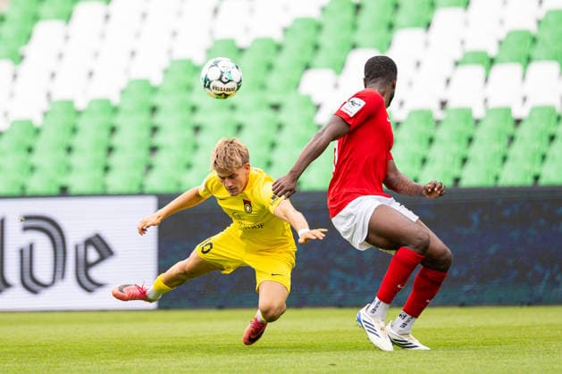L R Lukas Stoppel (SG Sonnenhof Grossaspach, 10) in a tackle with Dennis Duah (TSV Havelse, 15) GER, TSV Havelse vs. SG Sonnenhof Grossaspach, soccer, 3rd Division, Matchday 5, 2026–2027 season, September 12, 2026 DFL regulations prohibit any use of photographs as image sequences and or quasi-video GER, TSV Havelse vs. SG Sonnenhof Grossaspach, soccer, 3rd League, Matchday 5, 2026–2027 season, September 12, 2026, Hanover Copyright: xEibner-Pressefoto JanxRollingerx EP_JSK