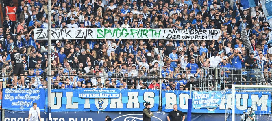 12.09.2026 - Fussball - Saison 2026 2027 - 2. Fussball - Bundesliga - 05. Spieltag: VfL Bochum - SpVgg Greuther Fürth SGF ( Kleeblatt ) - Sportfoto Zink - xwoxzix - DFL regulations prohibit any use of photographs as image sequences and or quasi-video - only for editorial use - Fans Fanblock Bochum - Spruchband Banner - Support Kampagne ZURÜCK ZUR SPVGG FÜRTH ! *** September 12, 2026 Soccer Season 2026–2027, Matchday 2, Bundesliga, VfL Bochum vs. SpVgg Greuther Fürth (SGF Kleeblatt), Sports photo by Zink xwoxzix. DFL regulations prohibit any use of photographs as image sequences and or quasi video; for editorial use only. Fans, Bochum fan block, slogan banner, banner, support campaign. BACK TO SPVGG FÜRTH