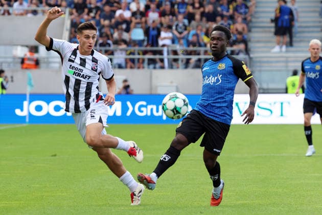 September 12, 2026, xrekx, Soccer 3rd Division, 1 FC Saarbrücken vs. FC Ingolstadt 04 – Emre Gül Guel (FC Ingolstadt 04) vs. Kelsey Owusu (1 FC Saarbrücken) – Tackle, Action, Battle for the Ball – Saarbrücken