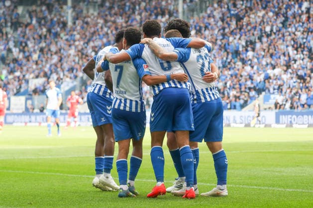 12.09.2026, xgox, Fussball - 2.Bundesliga 1.FC Magdeburg - 1.FC Kaiserslautern emspor, v.l. Jubel, Torjubel, jubelt ueber das Tor, celebrate the goal, celebration nach dem 3:0 durch Emmanuel Iyoha (Magdeburg, 8) (DFL DFB REGULATIONS PROHIBIT ANY USE OF PHOTOGRAPHS as IMAGE SEQUENCES and or QUASI-VIDEO) Magdeburg *** September 12, 2026, xgox, Soccer, 2. Bundesliga, 1. FC Magdeburg vs. 1. FC Kaiserslautern, emspor, from left: cheering, Goal celebration, celebrating the goal, celebration after the 3–0 goal by Emmanuel Iyoha for Magdeburg, 8 DFL DFB REGULATIONS PROHIBIT ANY USE OF PHOTOGRAPHS as IMAGE SEQUENCES and or QUASI-VIDEO Magdeburg