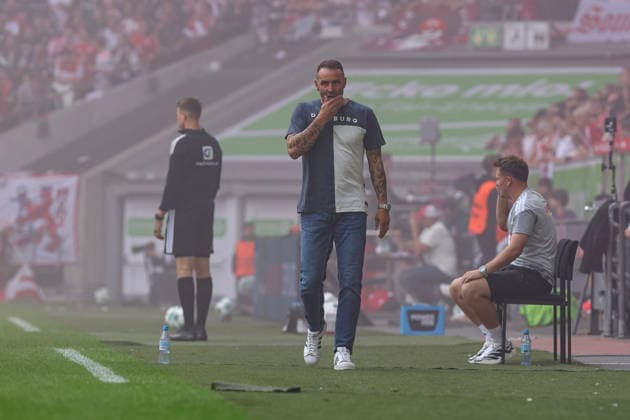 September 12, 2026, GER, Soccer, Men s, 3rd Division, 2026–2027 Season, Fortuna Düsseldorf vs. MSV Duisburg; Coach Dietmar Hirsch; Duisburg gesturing; Gestures; Düsseldorf; Merkur; Spiel Arena; North Rhine-Westphalia; Germany Copyright: xAdrianxSchlüterx