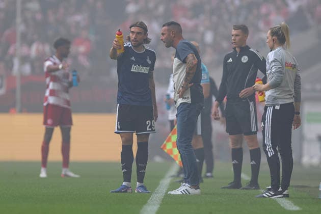 September 12, 2026, GER, Soccer, Men s, 3rd League, 2026–2027 Season, Fortuna Düsseldorf vs. MSV Duisburg, Joshua Bitter (Duisburg) and Coach Dietmar Hirsch (Duisburg) in conversation, Düsseldorf Merkur, Spiel Arena, North Rhine-Westphalia, Germany Copyright: xAdrianxSchlüterx