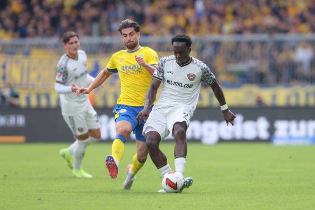 12.09.2026, xtgx, Fussball 2. Bundesliga, Eintracht Braunschweig - SG Dynamo Dresden, v.l. Fabio Di Michele Sanchez (Braunschweig, 22), Kennedy Okpala (Dresden, 7) Zweikampf, Duell, Kampf, tackle (DFL DFB REGULATIONS PROHIBIT ANY USE OF PHOTOGRAPHS as IMAGE SEQUENCES and or QUASI-VIDEO) Braunschweig *** September 12, 2026, xtgx, Soccer, 2. Bundesliga, Eintracht Braunschweig vs. SG Dynamo Dresden, from left: Fabio Di Michele Sanchez (Braunschweig), 22, Kennedy Okpala (Dresden), 7: Tackle, duel, battle, DFL DFB regulations prohibit any use of photographs as image sequences and or quasi-video (Braunschweig)