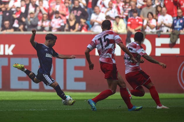 September 12, 2026, GER, Soccer, Men s, 3rd Division, 2026–2027 Season, Fortuna Düsseldorf vs. MSV Duisburg: Can Coskun (MSV), Matthias Zimmermann (F95), and Tim Oberdorf (F95) battle for the ball Copyright: xSvenxHanischx