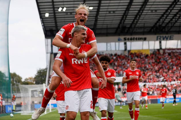 Soccer, 3rd Division, Matchday 5: Rot-Weiss Essen vs. Würzburger Kickers on September 12, 2026, at the Stadion an der Hafenstraße in Essen. Rot-Weiss Essen celebrates a goal. Marek Janssen, Rot-Weiss Essen