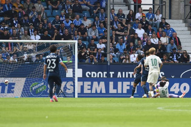 Omar Sillah (Greuther Fuerth) Tor zum 1:1 waehrend des Spiels der 2. Bundesliga zwischen VfL Bochum und SpVgg Greuther Fuerth, Vonovia Ruhrstadion am 12. September 2026 in Bochum, Deutschland. (Foto von Ralf Treese DeFodi Images) +++ Omar Sillah (Greuther Fuerth) scores his team™s first goal during the 2nd Bundesliga match between VfL Bochum and SpVgg Greuther Fuerth at Vonovia Ruhrstadion on September 12, 2026 in Bochum, Germany. (Photo by Ralf Treese DeFodi Images) DFB DFL REGULATIONS PROHIBIT ANY USE OF PHOTOGRAPHS AS IMAGE SEQUENCES AND OR QUASI-VIDEO. (Photo by Ralf Treese DeFodi Images) - *** Omar Sillah of Greuther Fürth scores the 1-1 goal during the 2. Bundesliga match between VfL Bochum and SpVgg Greuther Fürth at Vonovia Ruhrstadion on September 12, 2026, in Bochum, Germany. Photo by Ralf Treese, DeFodi Images. Omar Sillah of Greuther Fürth scores his team’s first goal during the 2. Bundesliga match between VfL Bochum and SpVgg Greuther Fürth at Vonovia Ruhrstadion on September 12, 2026 in Bochum, Germany. Photo by Ralf Treese, DeFodi Images. DFB and DFL regulations prohibit any use of photographs as image sequences and or quasi-video. Photo by Ralf Treese, DeFodi Images.