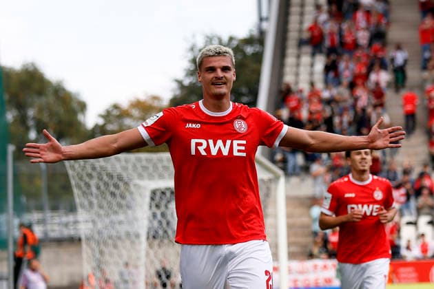 Soccer, 3rd Division, Matchday 5: Rot-Weiss Essen vs. Würzburger Kickers on September 12, 2026, at the Stadion an der Hafenstraße in Essen. Goal celebration by Rot-Weiss Essen s Marek Janssen. Rot-Weiss Essen