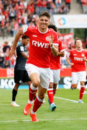 Soccer, 3rd Division, Matchday 5: Rot-Weiss Essen vs. Würzburger Kickers on September 12, 2026, at the Stadion an der Hafenstraße in Essen. Goal celebration: Rot-Weiss Essen s Semir Telalovic, Rot-Weiss Essen