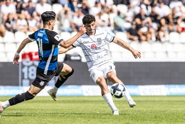 SSV Ulm 1846 Soccer vs. FSV Frankfurt, Soccer, Regionalliga Southwest, Matchday 7, Donaustadion Ulm, Ulm, September 12, 2026, Ismail Harnafi, FSV Frankfurt, 11, Alexandre Azevedo SSV Ulm 1846 Soccer, 03 SSV Ulm 1846 Soccer vs. FSV Frankfurt, Soccer, Regionalliga Southwest, Matchday 7, Donaustadion Ulm, Ulm, September 26, 2012. Photo by Lucca Fundel, Ulm, Donaustadion Ulm, Baden-Württemberg, Germany