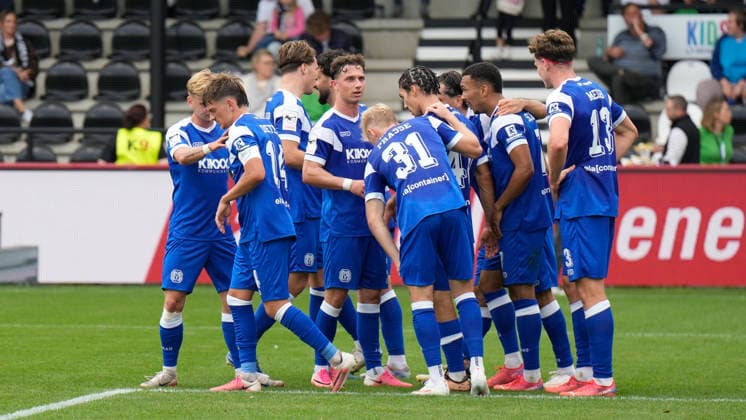 September 12, 2026, Sportclub Arena, Verl, GER, 3rd Division, Matchday 5: SC Verl vs. SV Meppen, SVM celebrates after Oliver Schmitt’s 0–1 goal for SV Meppen 7, 2 v r DFL REGULATIONS PROHIBIT ANY USE OF PHOTOGRAPHS AS IMAGE SEQUENCES AND OR QUASI-VIDEO Verl, NRW, Sportclub Arena