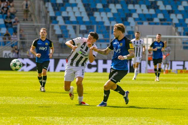 Saarbrücken, Germany September 12, 2026 3rd League 2026–2027 Matchday 5: 1. FC Saarbrücken vs. FC Ingolstadt 04 Pictured from left in a tackle: Emre Gül Guel (FCI) and Niko Bretschneider (1. FC). DFB and DFL regulations prohibit any use of photographs as image sequences and or quasi-video. Ludwigparkstadion, Saarland Copyright: xFotostandx xSchäferx