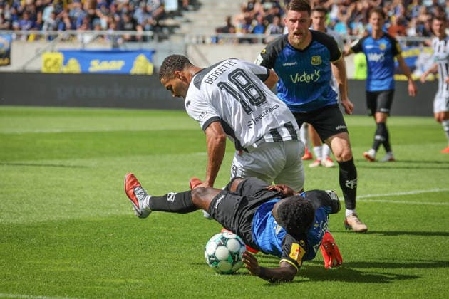 3rd Division, 2026–27 Season, Match 1: FC Saarbrücken vs. FC Ingolstadt 04; Keanan Bennetts (No. 18, FCI) and Kelsey Owusu (No. 31, Saarbrücken); Photo by Jürgen Meyer; 3rd Division, 2026–27 Season, Match 1: FC Saarbrücken vs. FC Ingolstadt 04