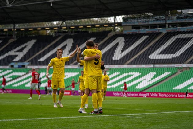 Volkan Celiktas of SG Sonnenhof Großaspach, No. 05, celebrates his goal to make the score 1–2 alongside Loris Maier of SG Sonnenhof Großaspach, No. 27, and Elias Rahn of SG Sonnenhof Großaspach, 08, TSV Havelse vs. SG Sonnenhof Großaspach, soccer, 3rd Division, Matchday 5, September 6, 2026. DFB regulations prohibit any use of photographs as image sequences and or quasi-video. Hanover, Lower Saxony, Germany Copyright: xkolbert-press PhilipxZieglerx