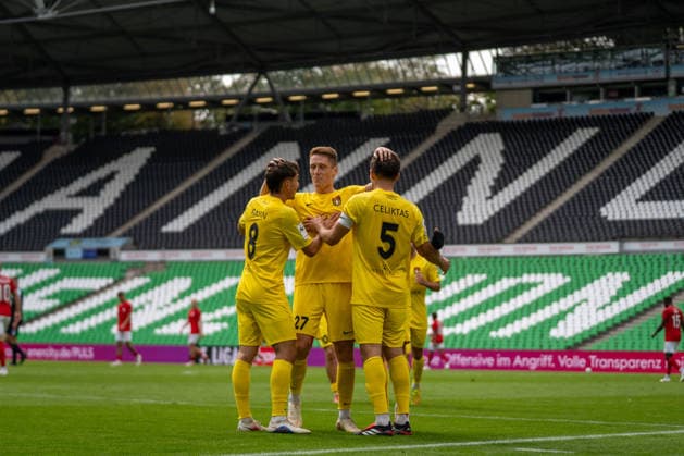 Volkan Celiktas of SG Sonnenhof Großaspach (No. 05) celebrates his goal to make the score 1–2 alongside Loris Maier of SG Sonnenhof Großaspach (No. 27) and Elias Rahn of SG Sonnenhof Großaspach ( 08, TSV Havelse vs. SG Sonnenhof Großaspach, soccer, 3rd Division, Matchday 5, September 6, 2026; DFB regulations prohibit any use of photographs as image sequences and or quasi-video. Hanover, Lower Saxony, Germany Copyright: xkolbert-press PhilipxZieglerx