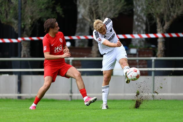 77 Tom Politz Eimsbütteler TV, 22 Philippe Markvoort 1 FC Phönix Lübeck Men s Soccer I Regionalliga Nord I 2026–2027 Season I Matchday 8 I Eimsbütteler TV vs. 1 FC Phönix Lübeck I September 12, 2026 I Sportpark Hinschenfelde