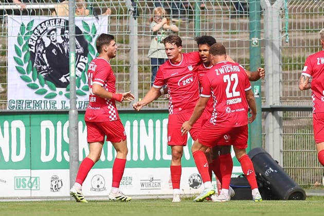 Chemie Leipzig vs. Zwickau, Northeast Regional League, Leipzig, September 12, 2026, Alfred Kunze Sportpark, Soccer, Men, 2026–2027 Season, Northeast Regional League, Matchday 8, BSG Chemie Leipzig vs. FSV Zwickau, Pictured: Goal for Zwickau, goal celebration after the 0–1, goal scorer Paul Philipp Besong (17), Zwickau,