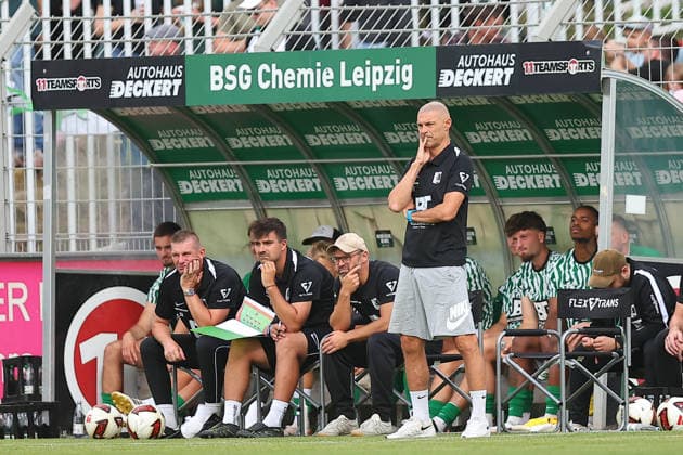 Chemie Leipzig vs. Zwickau, Northeast Regional League, Leipzig, September 12, 2026, Alfred Kunze Sportpark, Soccer, Men, 2026–2027 Season, Northeast Regional League, Matchday 8, BSG Chemie Leipzig vs. FSV Zwickau, Pictured: Coach Alexander Schmidt of Chemie Leipzig,